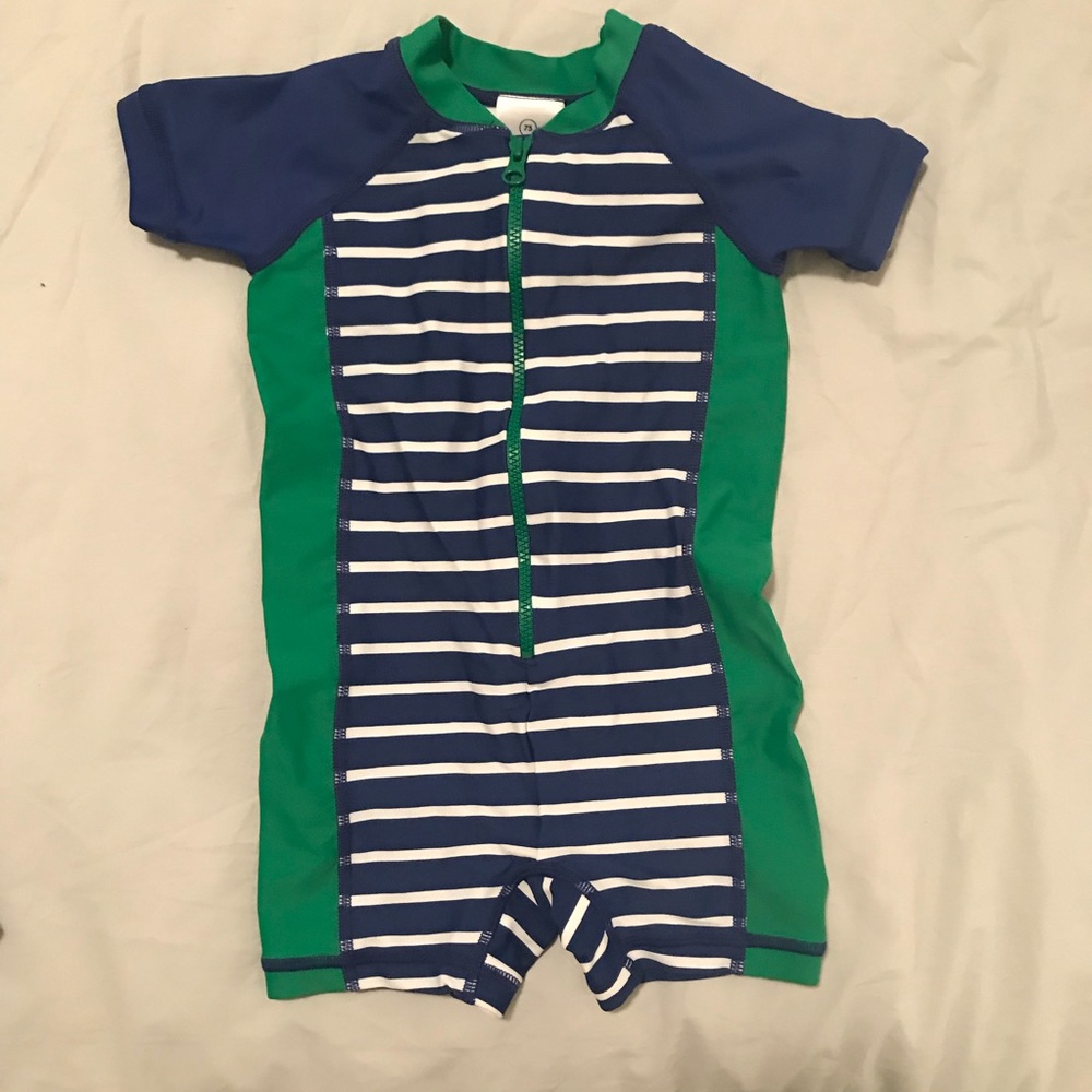 Hanna Andersson boys rash guard size 75 New!